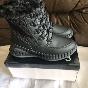 NIB women’s black platform booties, with faux fur, size 8